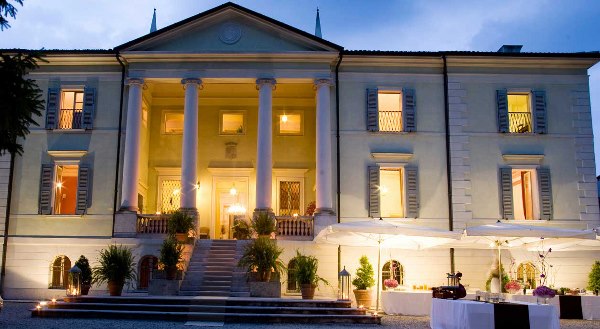 Vista frontale di Villa di Bagno, Mantova Vista frontale di Villa di Bagno, Mantova